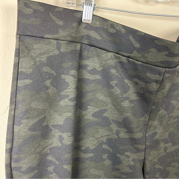 NYDJ Pull-on Urban Camo Ponte Leggings size: 22W - Picture 5 of 11